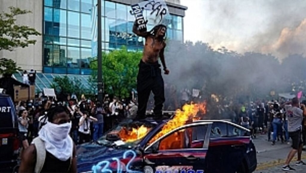 Amerika'da Ortalık Yangın Yeri