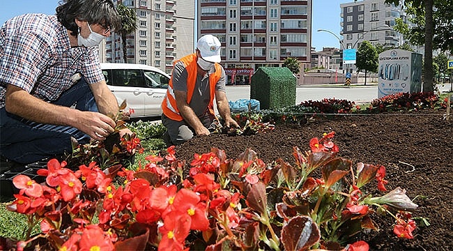Atakum Belediyesi'nin Parkları Renklendi