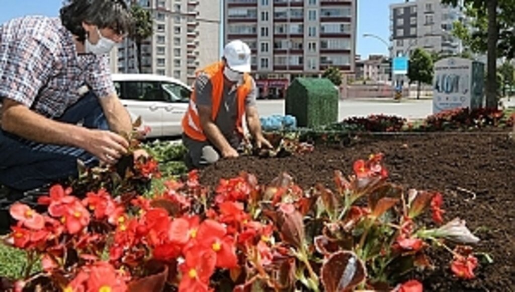 Atakum Belediyesi'nin Parkları Renklendi