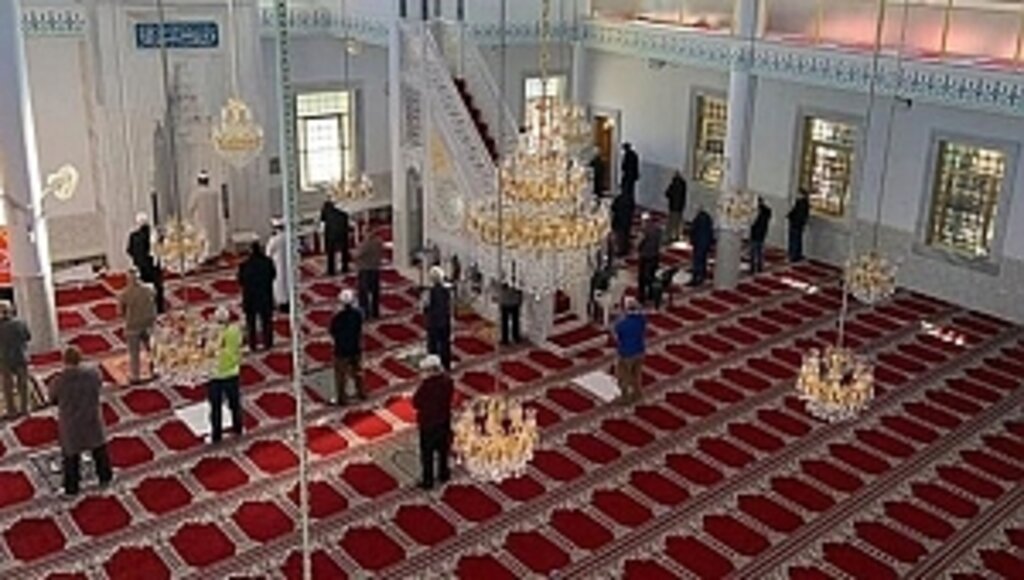 Camilerde 5 Vakit Namaz Kılınacak