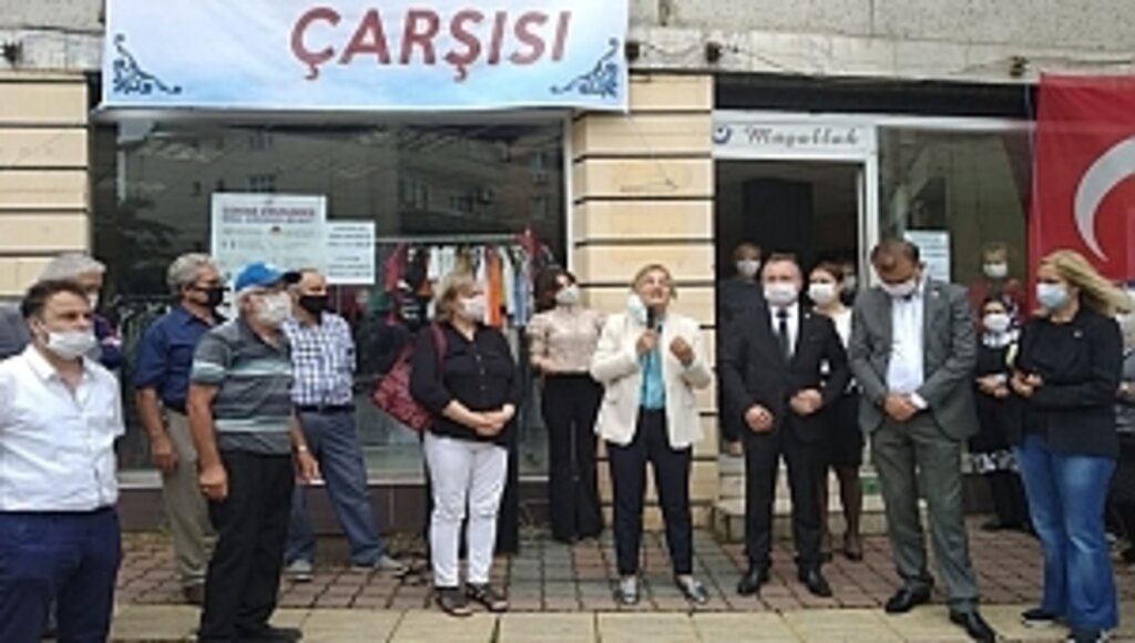 CHP İl Örgütü Hayır Çarşılarının 3. Sünü Terme'de Açtı