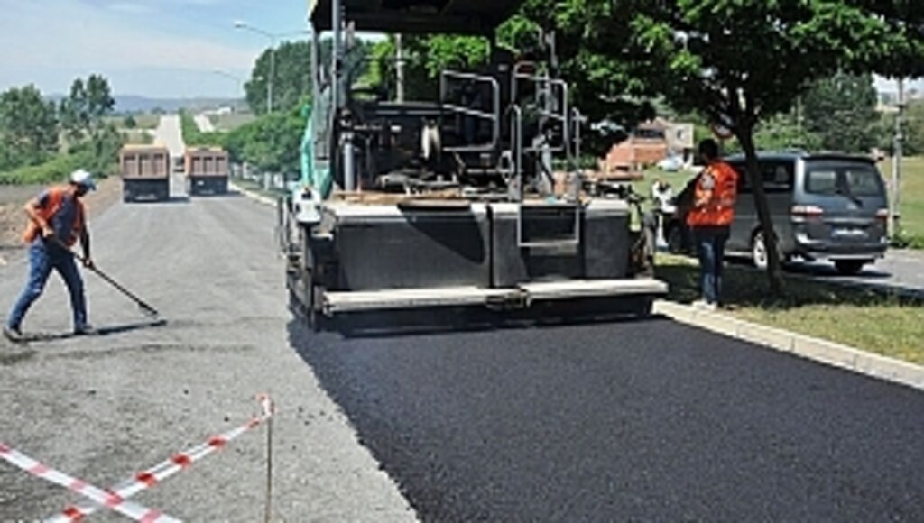 Polatlı Bulvarı'na 4 Bin Ton Asfalt Serildi 