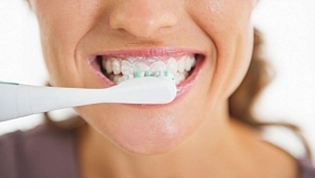 Dişlerinizi Fırçalamanın En İyi Yolu Nedir?