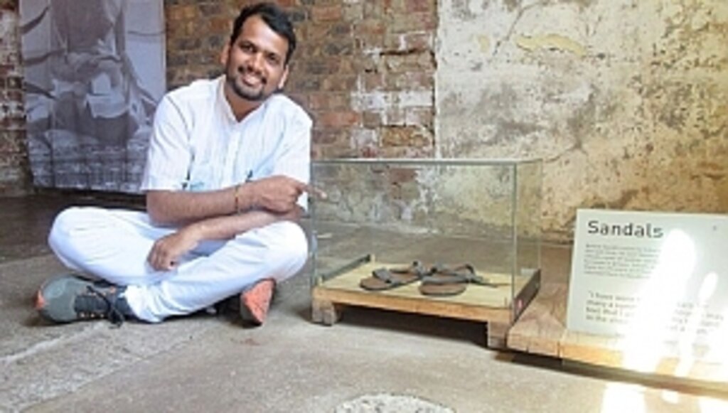 Hintli Gezgin Başkan Deveci'nin Konuğu Oldu