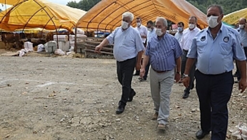 Kurban Pazarındaki Düzenlemeleri Yerinde İnceledi