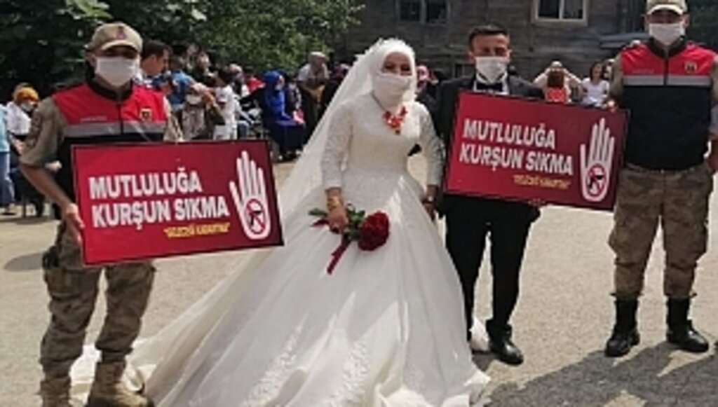 Mutluluğuna Kurşun Sıkma!