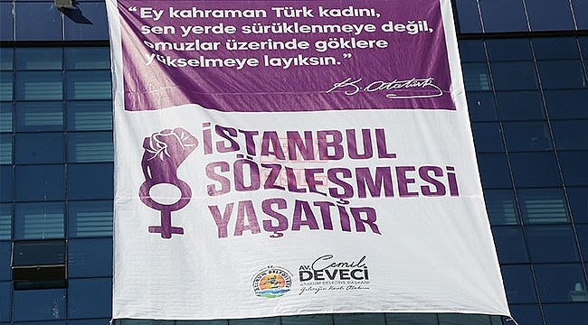 Atakum Belediyesi Dev Pankartla "İstanbul Sözleşmesi Yaşatır" Destek Verdi 