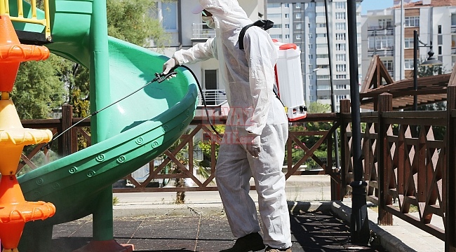 Atakum Belediyesi Tüm Parkları Dezenfekte Ediyor