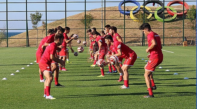 Futbol Akademi Takımları Yeni Tesislerinde Çalışmaya Başladı