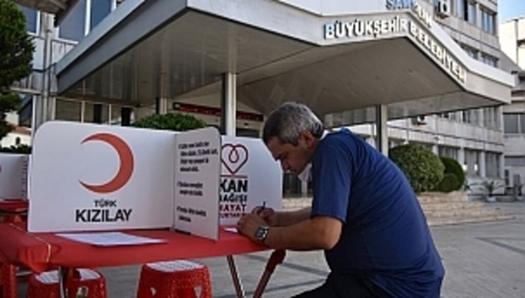 Büyükşehir Personelinden Kızılay'a Kan Bağışı
