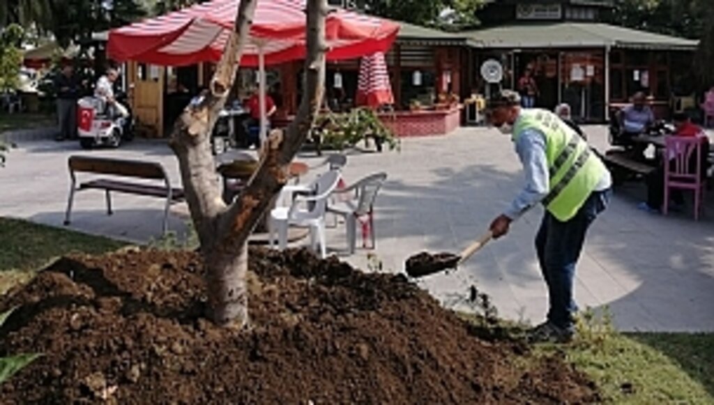 Büyükşehirden Sakatlar Derneği Bahçesine Çevre Düzenlemesi