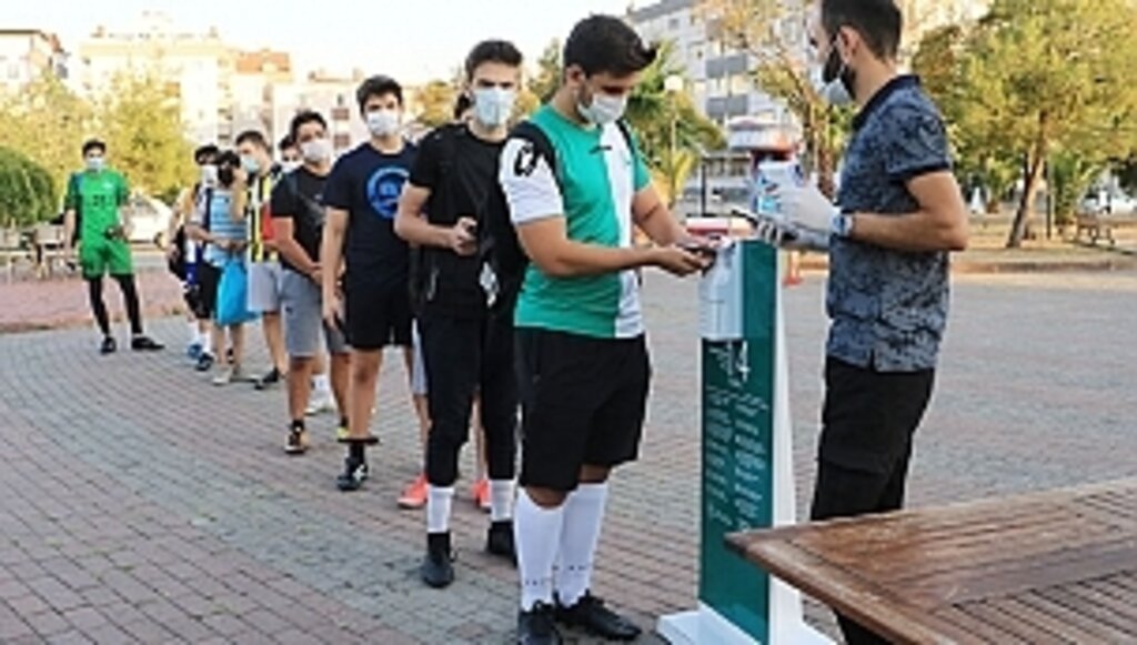 Halı Saha Tesislerinde Kontrollü Spor Dönemi