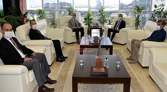 İdare Mahkemesi Başkanı Merih Dinçer, Rektör Ünal'ı Ziyaret Etti