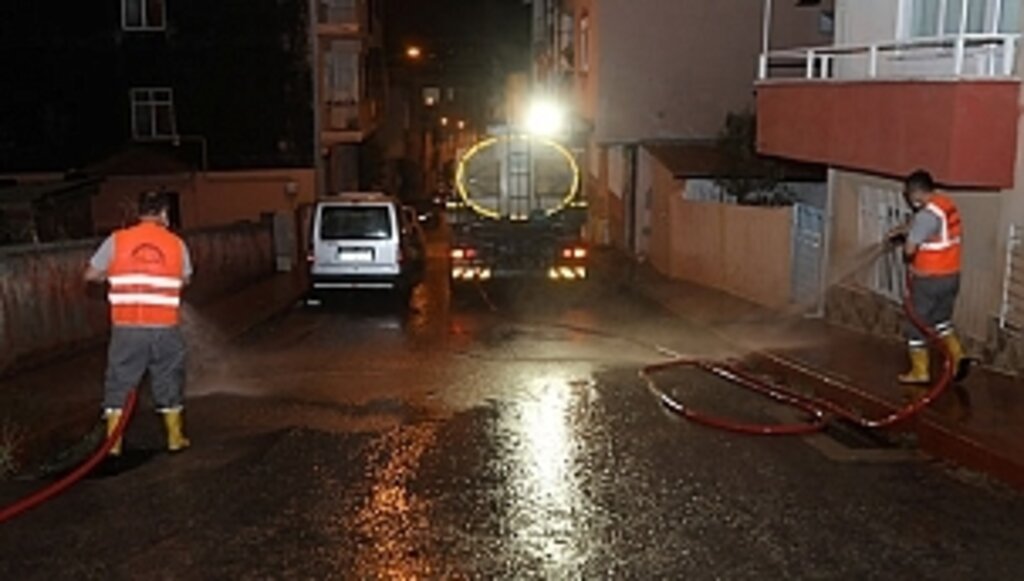 İlkadım'da Gece-Gündüz Topyekûn Temizlik Çalışması 