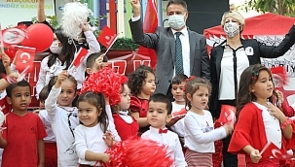 AtaÇocuklu Miniklerle Cumhuriyet Bayramı'nı Kutladı
