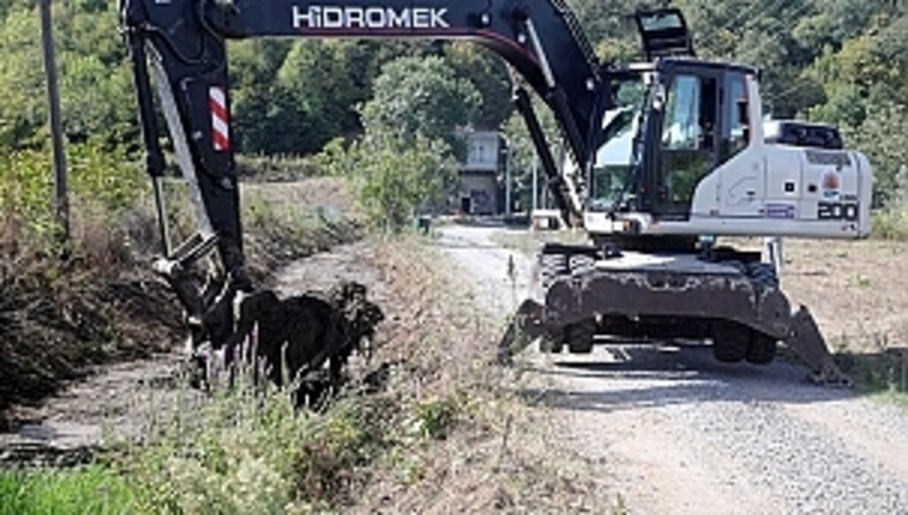 Atakum Belediyesinden Dere ve Kanallarda Temizlik Önlemi