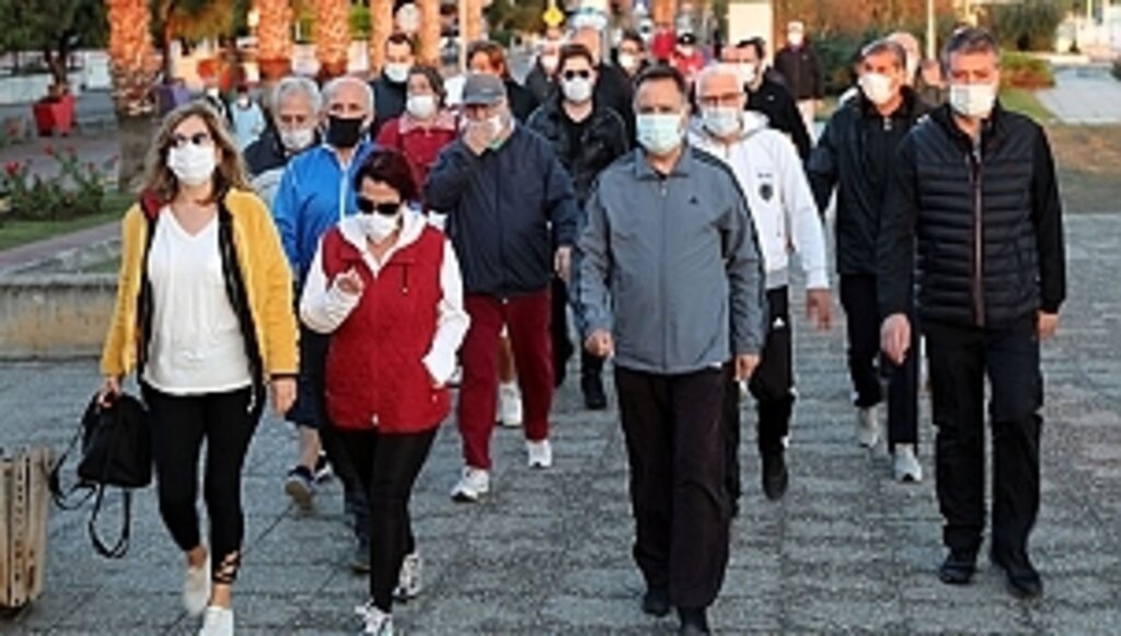 Atakumlular Başkan Deveci İle Birlikte 10 Bin Adım Yürüdü