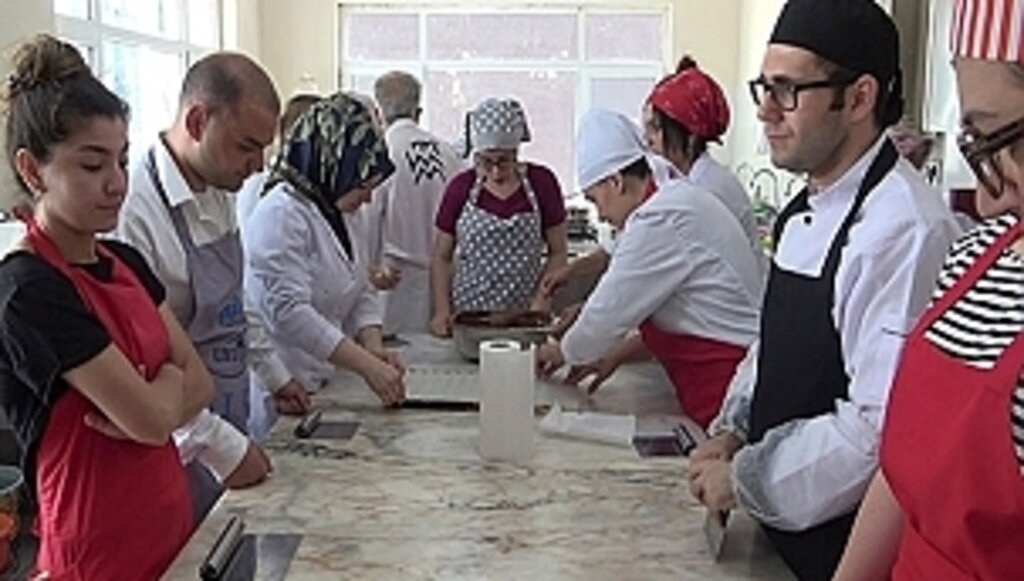 Büyük Başarıların Altına İmza Atıyoruz