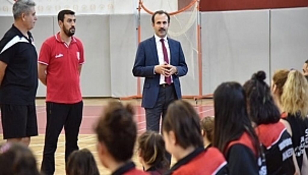Büyükşehirden Voleybol Altyapısına Büyük Destek