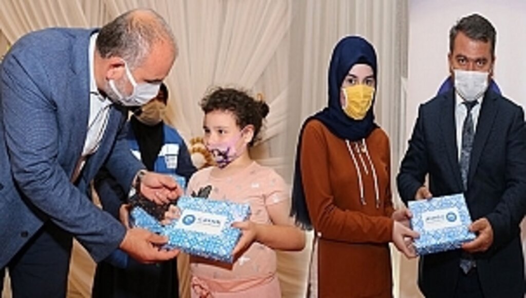 Canik'te Tablet Dağıtımına Başlandı