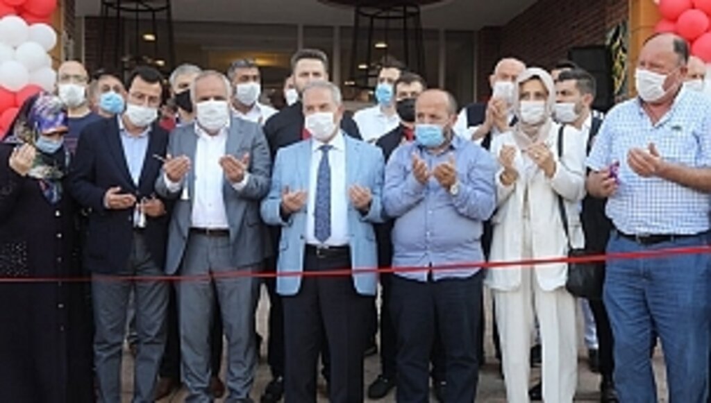 Faruk Güllüoğlu'nun Samsundaki İlk Şubesini Hizmete Açıttı