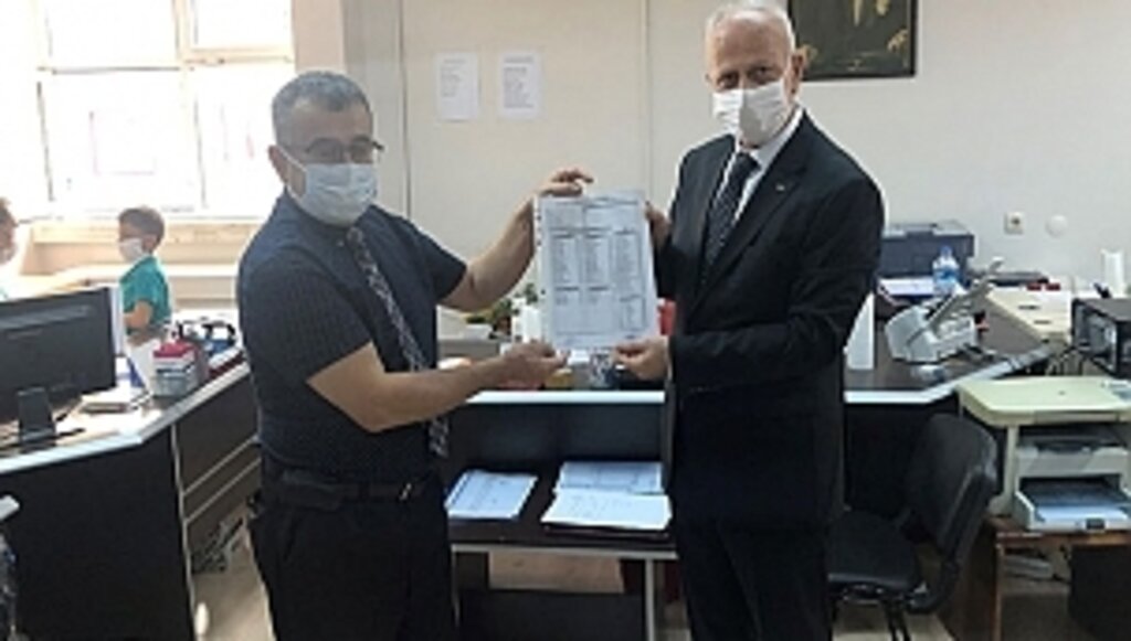 Karapıçak Mazbatasını Aldı