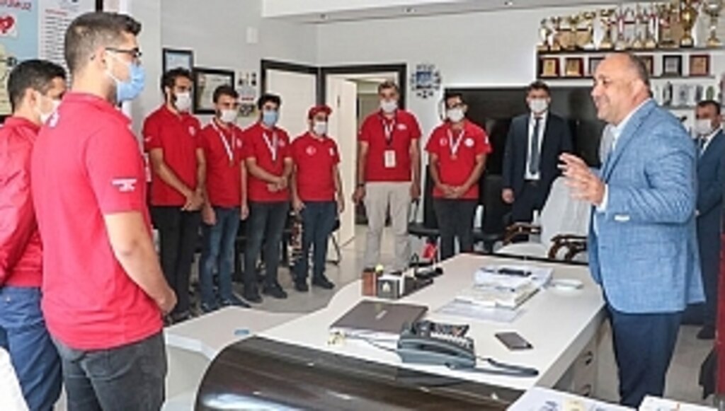 Teknofest 2020 Şampiyonu Tanyeli Roket Takımını Makamında Kabul Etti