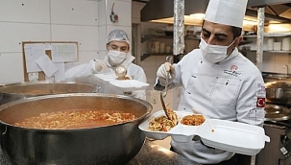 Atakum'da Karantinadaki Vatandaşlara Yemek 