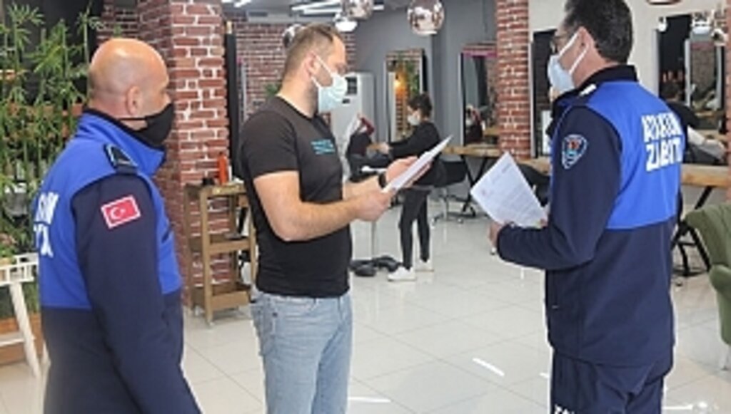 Atakum Zabıtasından Esnafa Saat Uyarısı