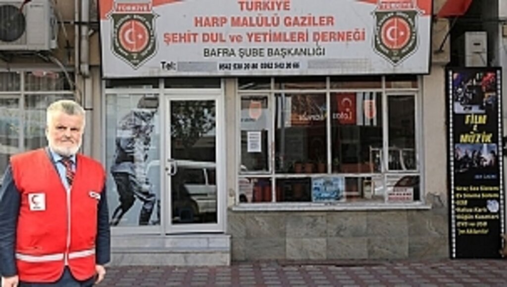 Büyük Başarılarla Başka Milletlere Örnek Olmuş Bir Liderdir