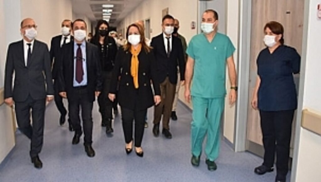 MTÜ Tıp Fakültesinde Ameliyatsız Safra Kesesi Taşı Operasyonu