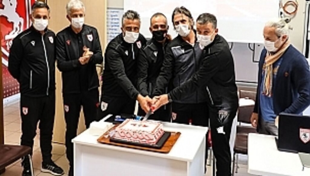 Samsunspor Futbol Akademisi Öğretmenler Gününü Kutladı