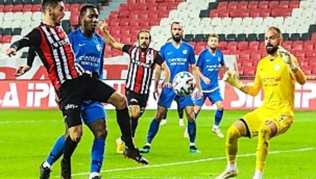 Samsunspor, Tuzlaspor Engelini Rahat Geçti!