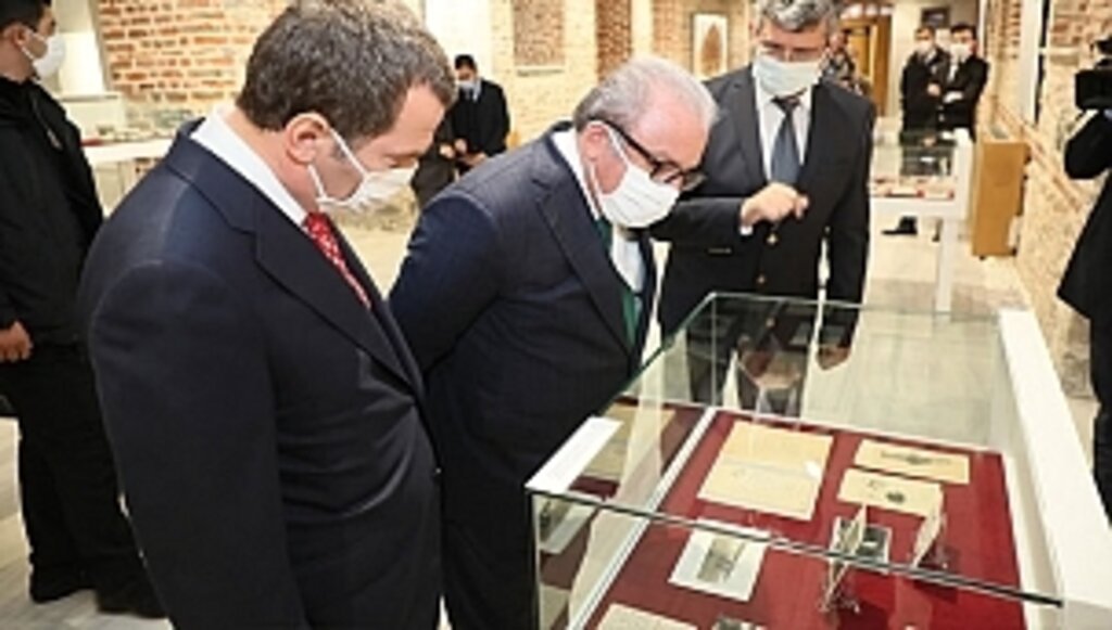 TBMM Başkanı Şentop'tan 'Ebüzziya Ailesi' Sergisi'ne Ziyaret