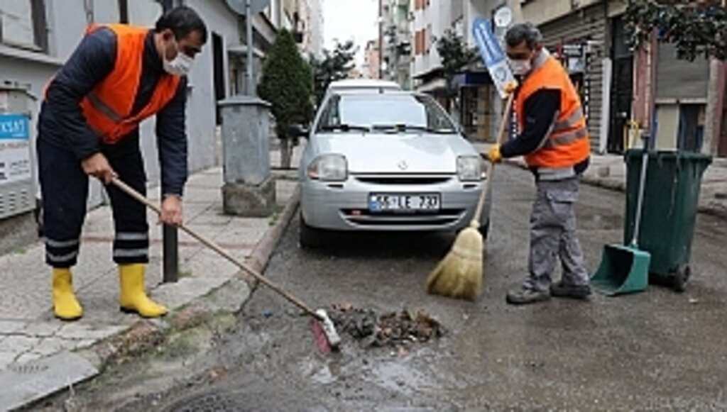 Boş Kalan Sokakları Koronavirüsten Arındırılıyor