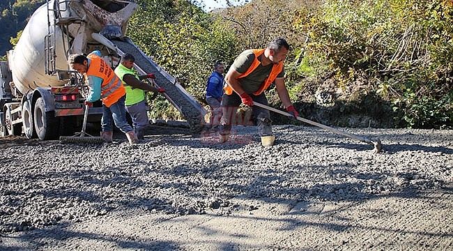 Kırsal Mahallerde Beton Yola Devam