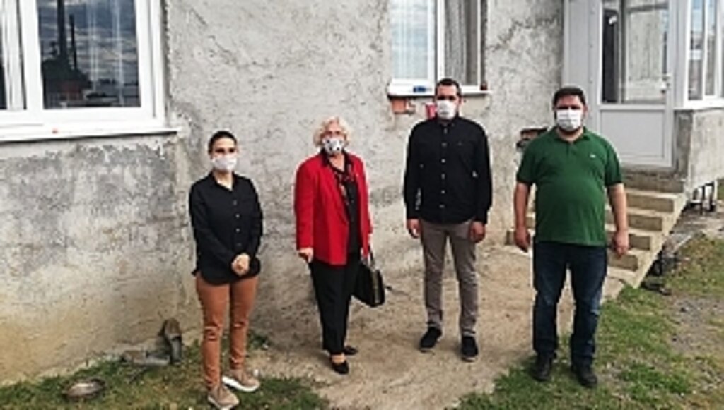 Sosyal Medyada Gördüğü İhtiyaç Sahibi Aileye Yardım Eli Uzattı