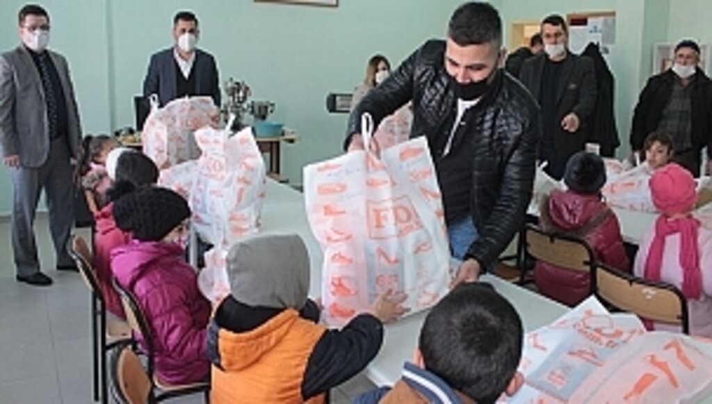 Minikler Üşümesin Üçüncü Yılında