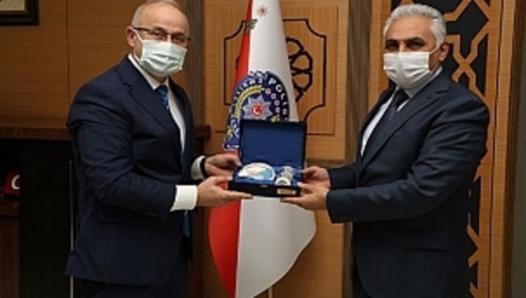 Rektör Ünal'dan Emniyet Müdürüne İade-i Ziyaret