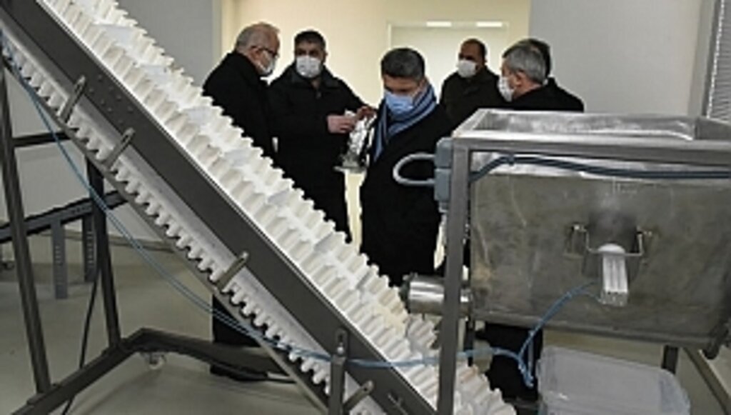 Rektör Ünal, İlk Buzağı Can Sütü Üretim ve Eğitim Tesisine Ziyaret