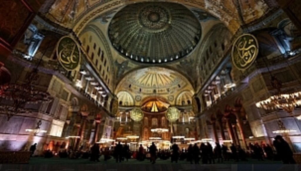 86 Yıl Sonra Ayasofya'da Mevlid Kandili
