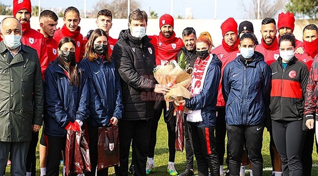 Altın Kızlardan Samsunspor'a Ziyaret