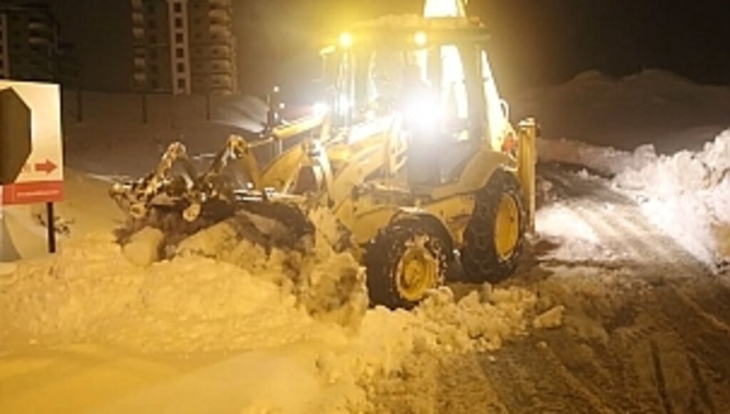 Atakum'da Dört Koldan Karla Mücadele