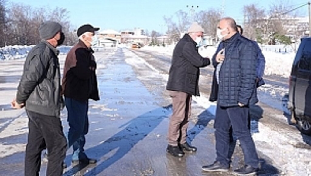 Caniklilerden Sandıkçı'ya Hizmet Teşekkürü