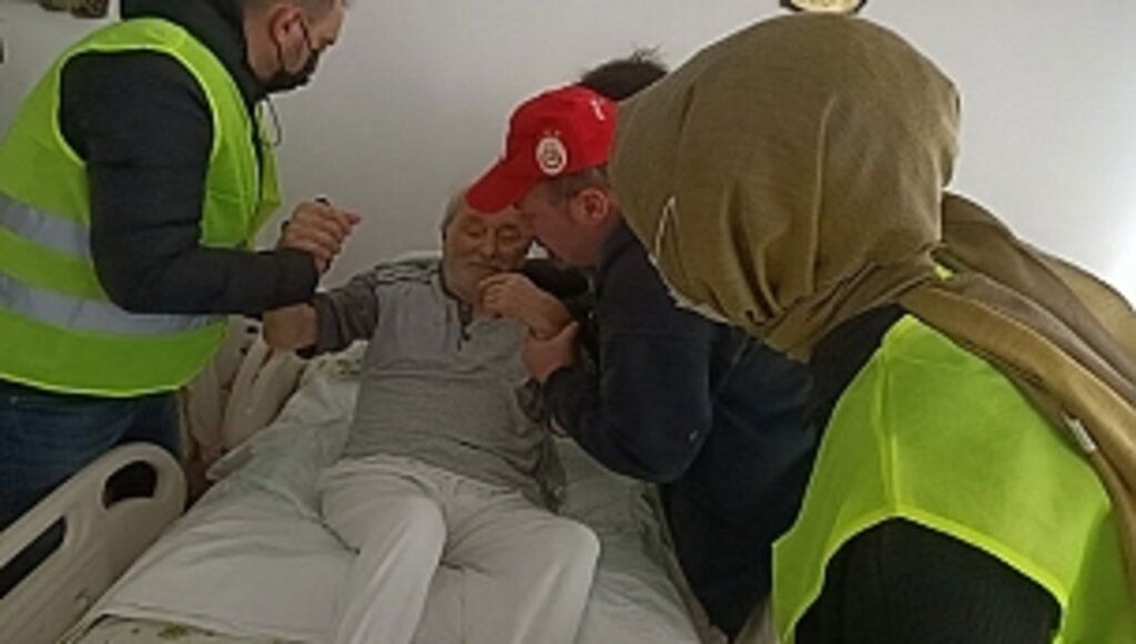Evinde Tedavi Gören Hastanın Yardımına Vefa Ekipleri Koştu