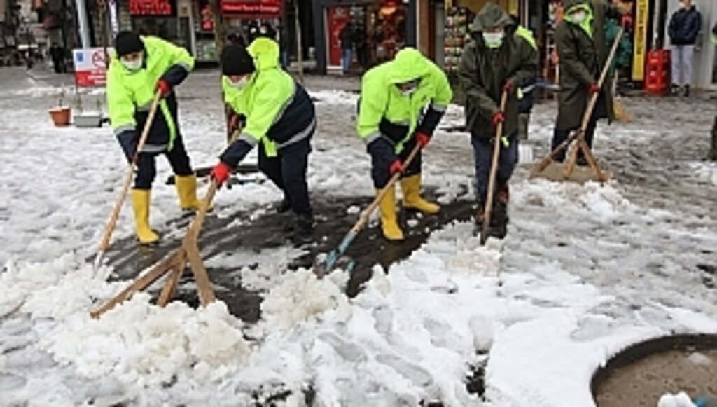 Fatsa Caddelerinde Kar Temizliği