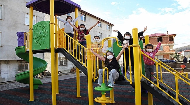 Ilıca'ya Yapılan Yeni Park En Çok Çocukları Sevindirdi