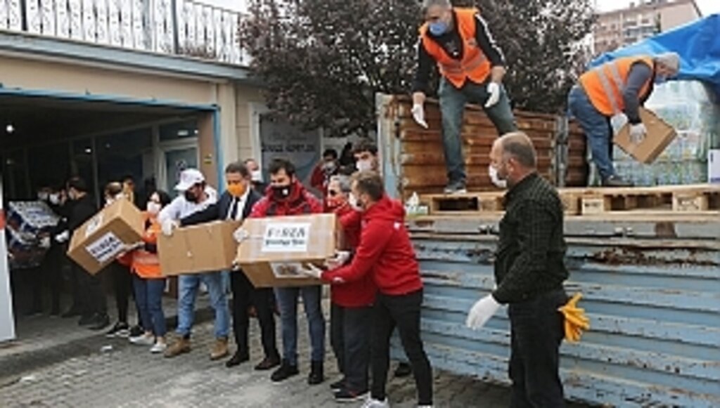 Paylaşım Merkezi Binlerce Yurttaşa Yardım Eli Uzattı