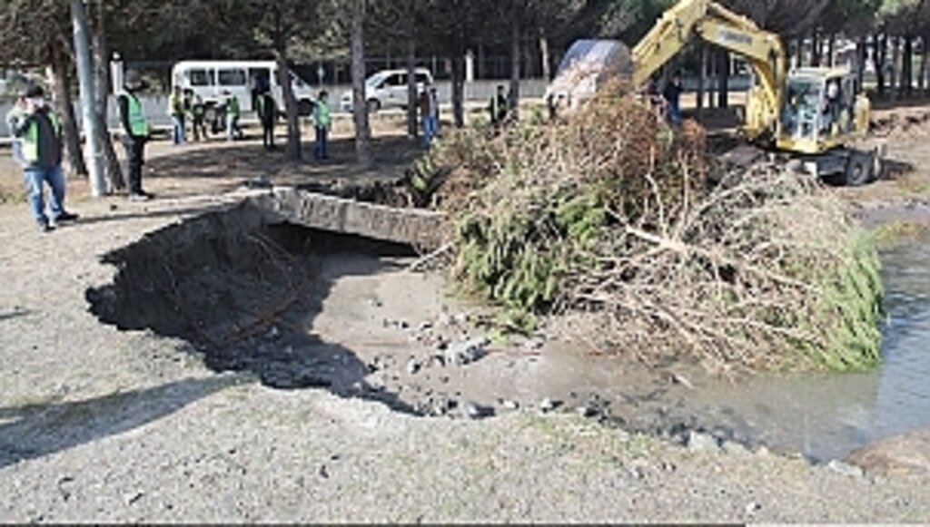 Sahil Elimizden Gidiyor!...