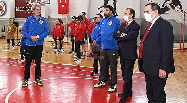 Başkan Demir'den Milli Badminton Sporcularına Ziyaret